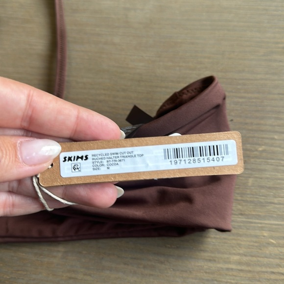 SKIMS Recycled Swim Cut Out Ruched Halter Triangle Top in M COCOA NWT - Picture 6 of 8